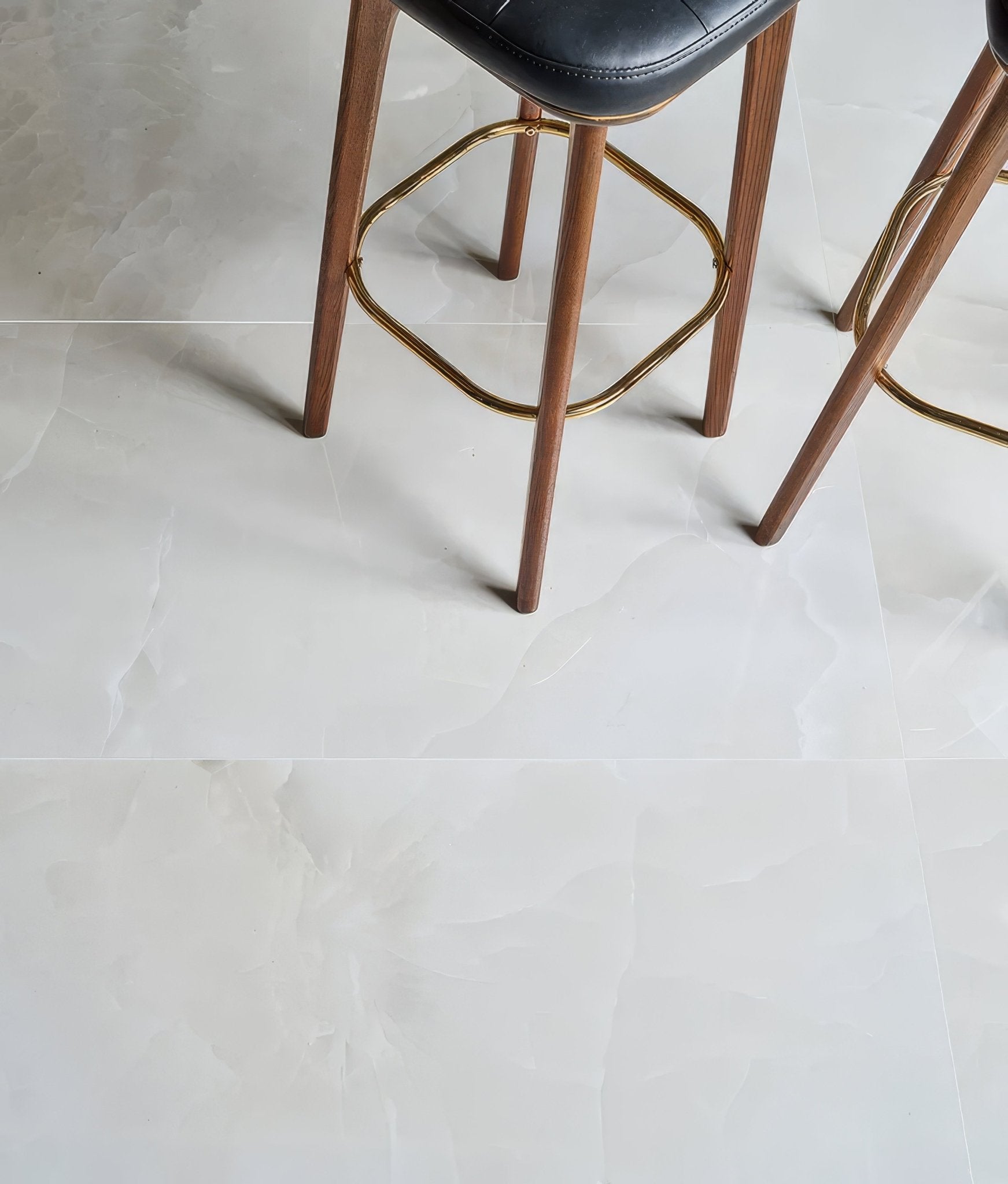 Portare illusion Whisper Onyx Porcelain Polished Mist - Hyperion Tiles